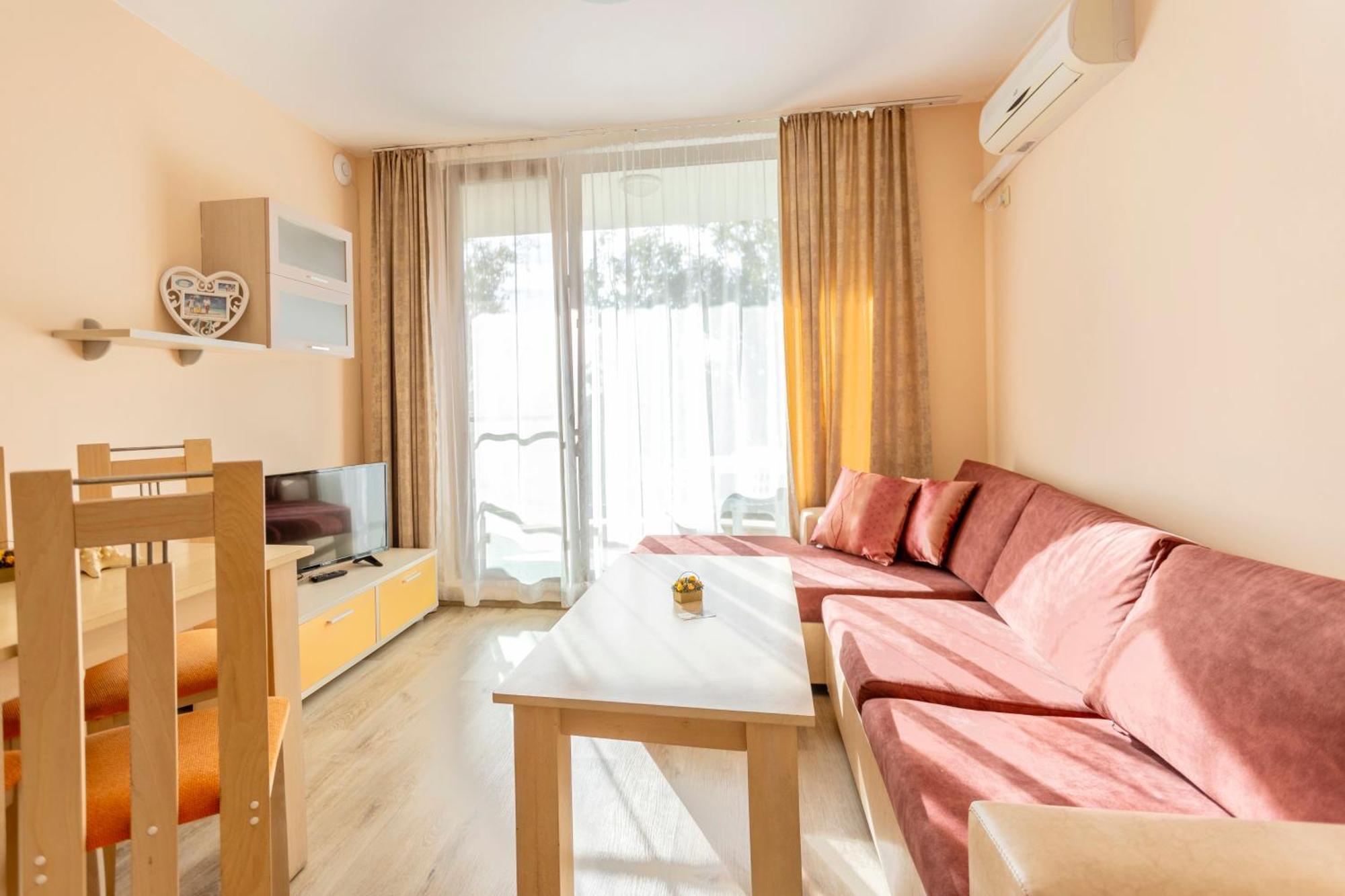 Aparthotel Hotel Prestige City II Primorsko Exteriér fotografie